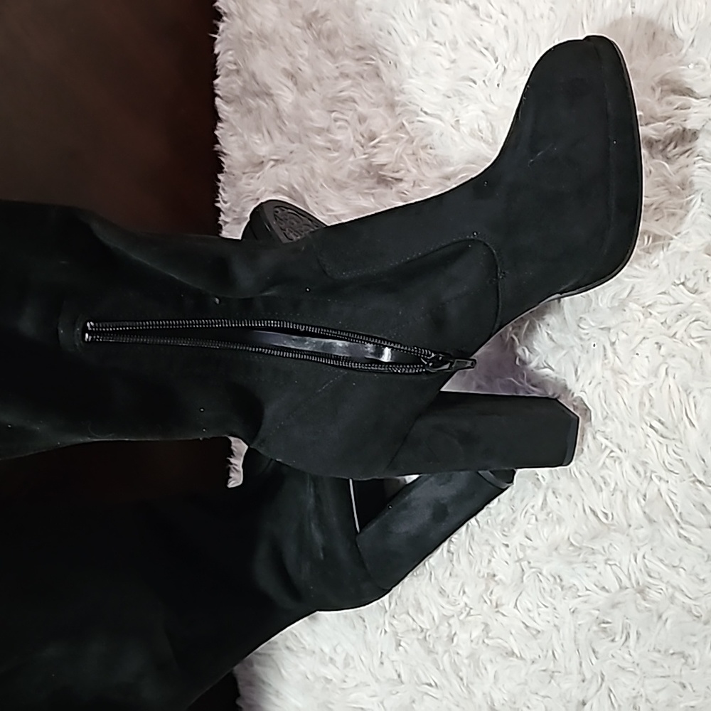 Boots - Picture 2 of 3